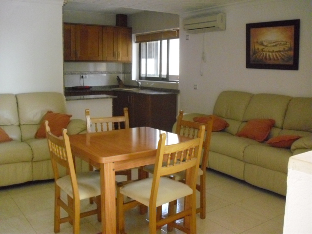 Affordable Apartment with Sea Views, S’Illot